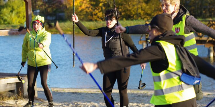 Koprzywnica: „Z kijami maszerujemy, powiat sandomierski poznajemy i promujemy”.