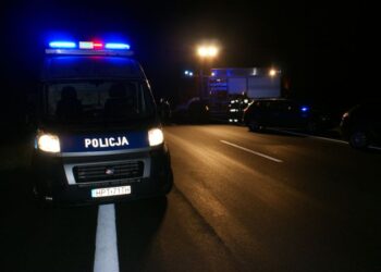 Mielec: Udaremniono  nielegalne wyścigi aut.
