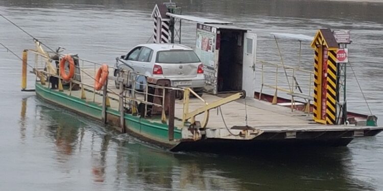 Tarnobrzeg, Koprzywnica. Atrakcja turystyczna na promie.