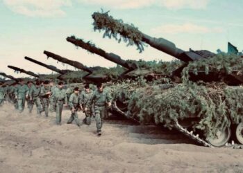 Nowa Dęba. Pancerniacy ćwiczą na poligonie