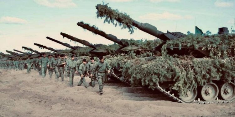 Nowa Dęba. Pancerniacy ćwiczą na poligonie