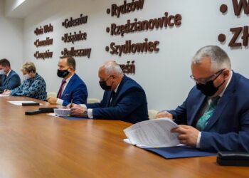 Mielec: Podpisanie umów z samorządami dotkniętymi ASF