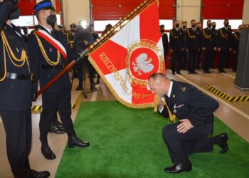 Stalowa Wola: Uroczysty apel z okazji powołania Szczepana Kozioła na komendanta powiatowego PSP