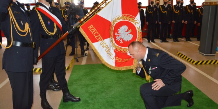 Stalowa Wola: Uroczysty apel z okazji powołania Szczepana Kozioła na komendanta powiatowego PSP