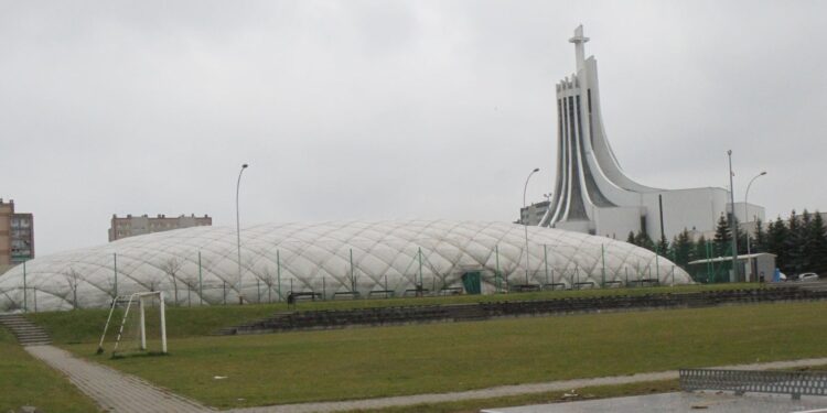 Mielec: Kolejne zadaszone boiska na terenie miasta.