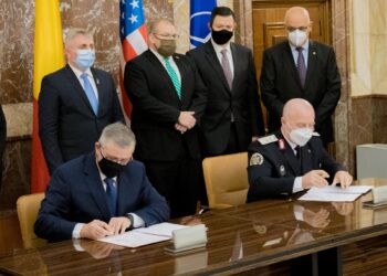 Mielec: Rumuńskie Ministerstwo Spraw Wewnętrznych zamawia śmigłowce S-70 Black Hawk