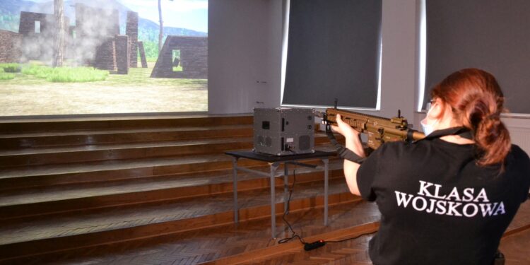 Stalowa Wola: Wirtualna strzelnica w Sikorskim już otwarta