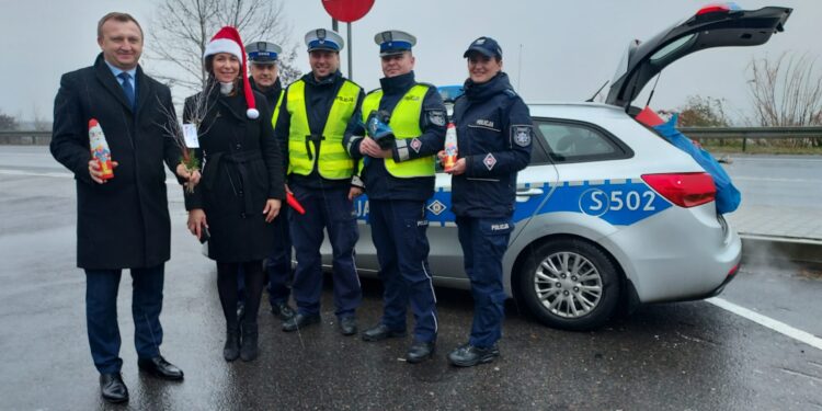 Sandomierz: Mikołaj lub rózga dla kierowców.