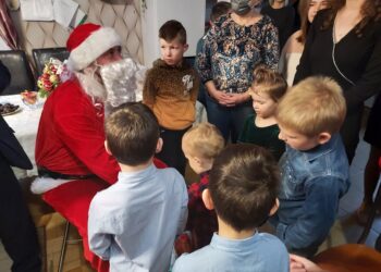 Łoniów: Święty Mikołaj odwiedził dzieci z DdDiM.