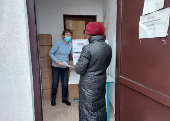 Sandomierz: Paczki Caritas wsparciem na święta.