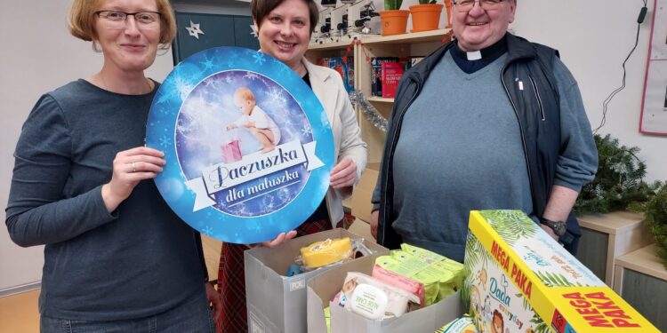 Sandomierz: Setki artykułów higienicznych dla dzieci.