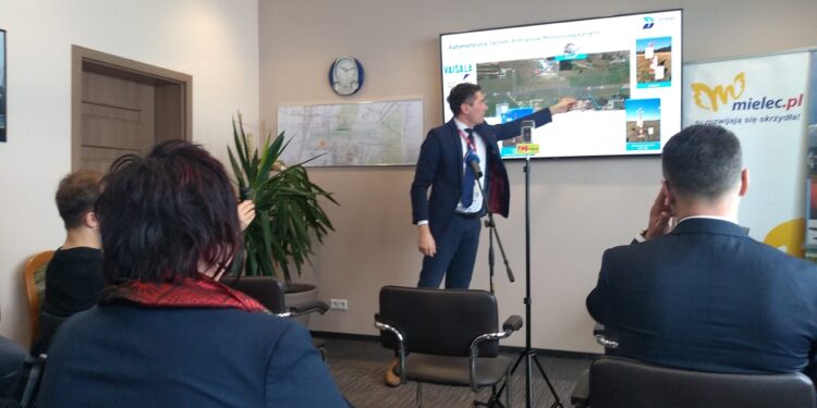 Mielec: Na systemie AWOS nie kończymy!