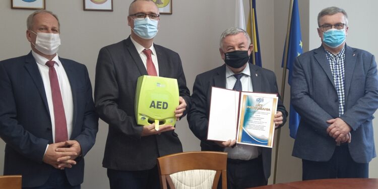 Tarnobrzeg. Defibrylator dla starostwa