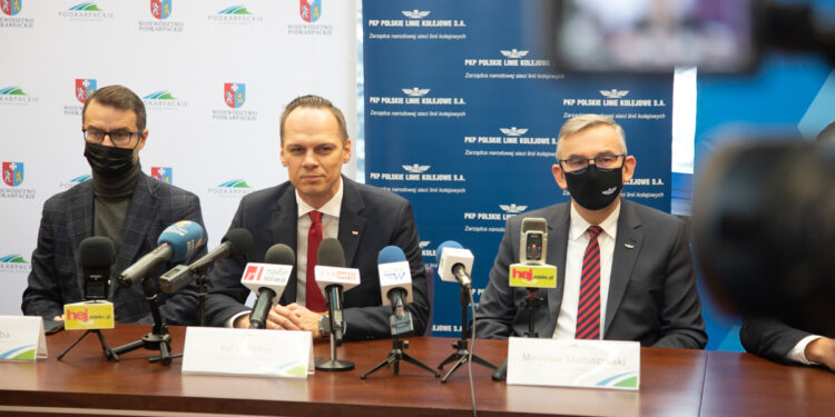 Mielec: Koleją z Mielca w stronę Dębicy i Tarnobrzega.