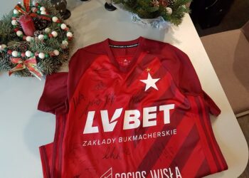 Tarnobrzeg. „Choinka Życzeń”. Licytacja w Radiu Leliwa.