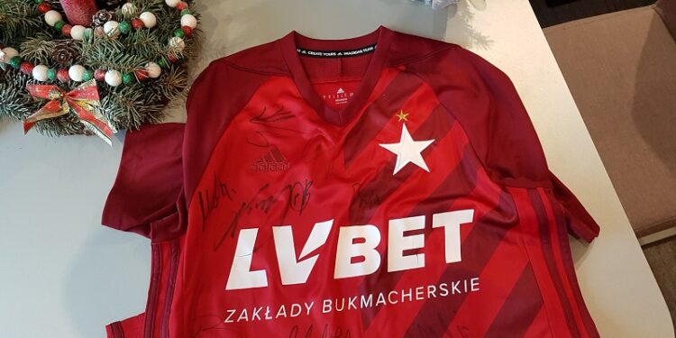 Tarnobrzeg. „Choinka Życzeń”. Licytacja w Radiu Leliwa.