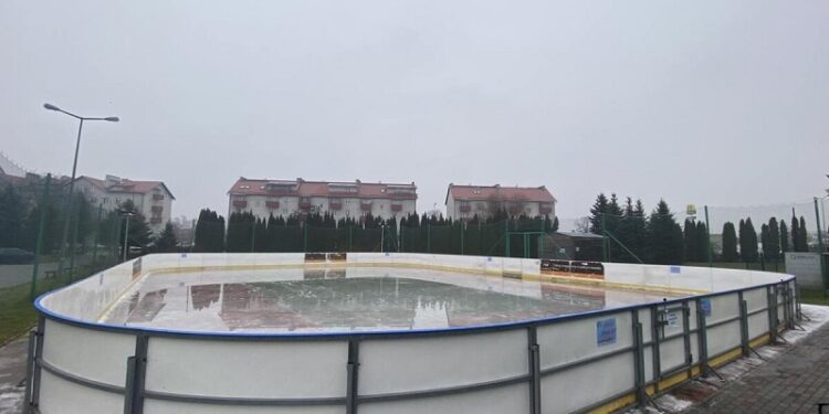 Tarnobrzeg. Po świętach otwarcie lodowiska.