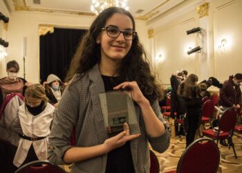 Tarnobrzeg. Kilkadziesiąt młodych osób nagrodzono za promowanie  kultury lasowiackiej.