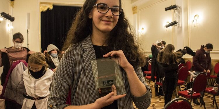 Tarnobrzeg. Kilkadziesiąt młodych osób nagrodzono za promowanie  kultury lasowiackiej.