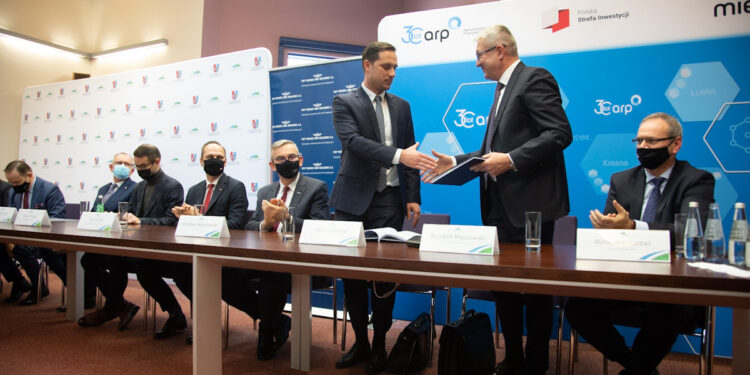 Mielec: Podpisanie umowy na modernizację trasy kolejowej  Mielec – Padew Narodowa