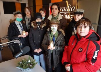 Tarnobrzeg. Harcerze roznoszą „ Światło nadziei”.