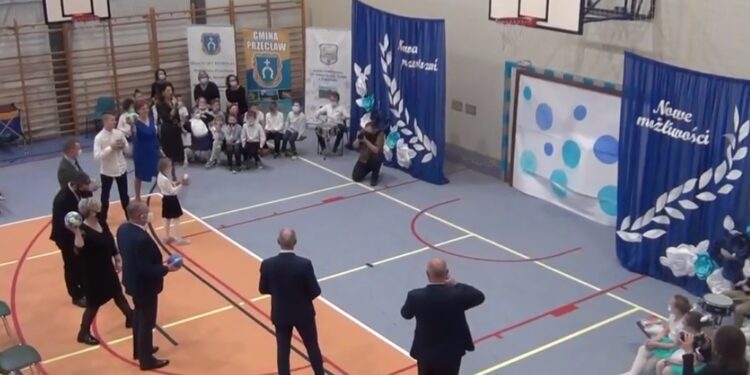 Przecław: Wyremontowana  sala  gimnastyczna.