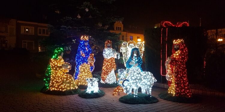 Tarnobrzeg. Ozdób świątecznych przybywa.