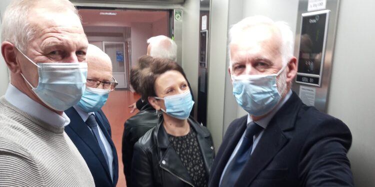 Tarnobrzeg. W przychodni rehabilitacyjnej jest nowa winda.