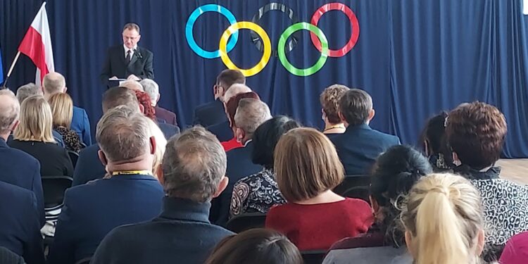 Gierlachów: Szkoła Podstawowa ma nową salę gimnastyczną.