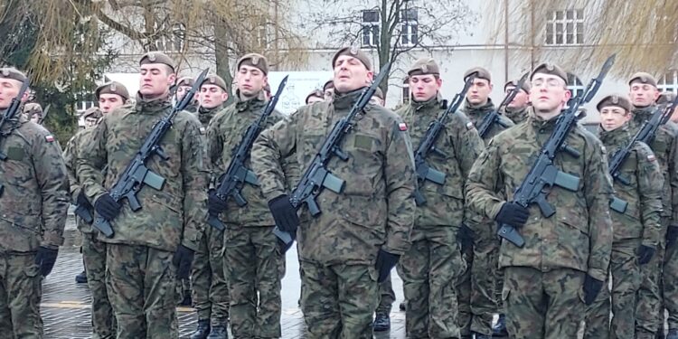 Sandomierz: Nowi żołnierze złożyli przysięgę.
