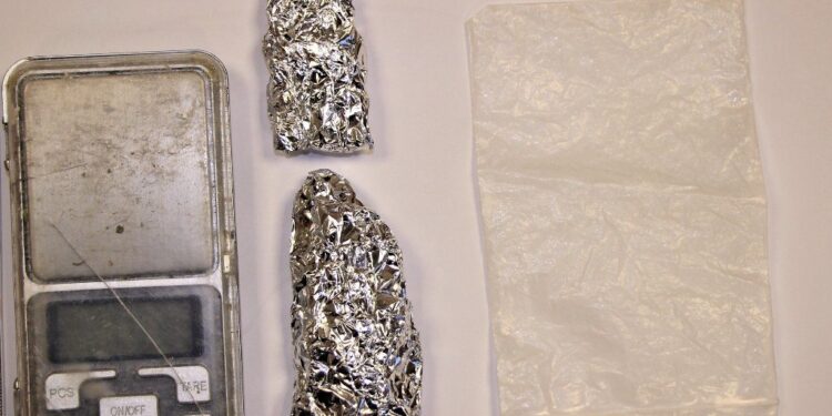 Staszów: Kierowca po narkotykach, pasażer z narkotykami