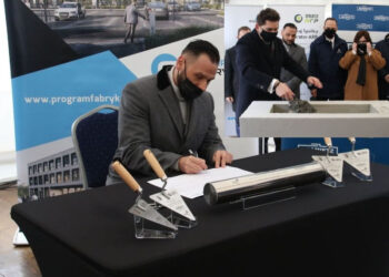 Stalowa Wola: Wmurowano kamień węgielny pod biurowiec w ramach programu Fabryka