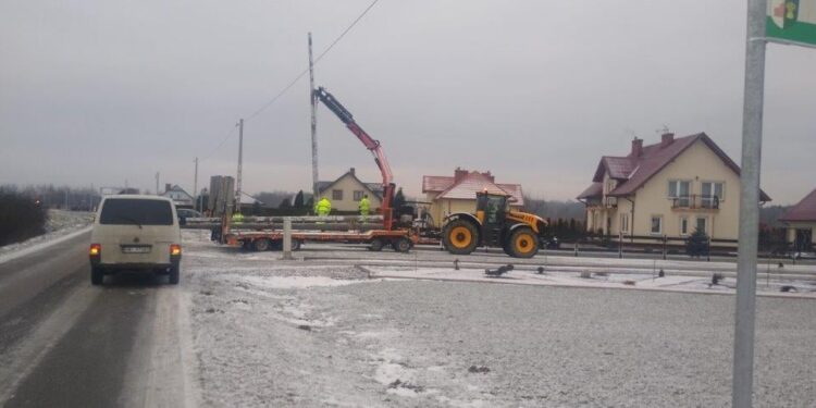 Czermin: Zamontowano 41 energooszczędnych  lamp oświetlenia