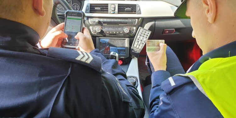 Mielec: Wysokie mandaty dla kierowców łamiących przepisy drogowe