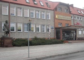 Stalowa Wola: Powiat chce zdobyć dofinansowanie na termomodernizację Budowlanki