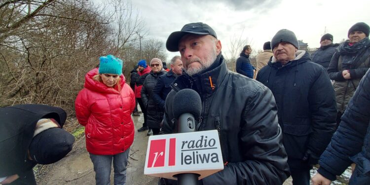 Sandomierz: Mieszkańcy ulicy Kruczej apelują do władz miasta o zmianę trasy planowanych dróg.