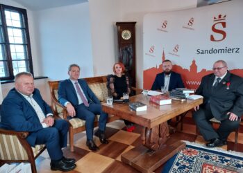 Sandomierz: Sandomierscy pisarze o języku i nie tylko.