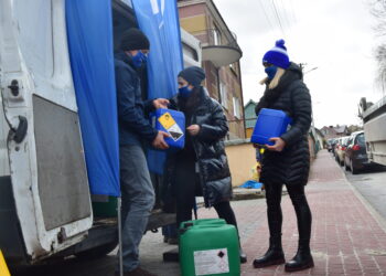 Połaniec: Enea wsparła połaniecką społeczność przekazując gminie środki do dezynfekcji.