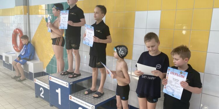 Połaniec. Świetny występ pływaków