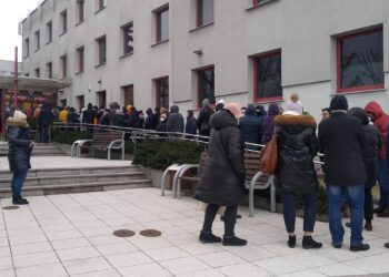 Mielec:  A za czym kolejka ta stoi ?