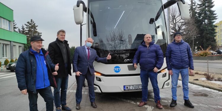 Opatów: Nowy autobus w PZT.