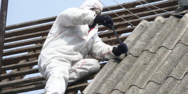 Mielec: Coraz mniej azbestu na terenie miasta