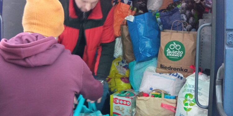 Tarnobrzeg. Dary od tarnobrzeżan trafiają na granicę i  w głąb Ukrainy.