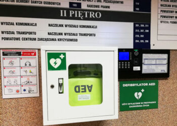 Stalowa Wola: Starostwo Powiatowe zaopatrzyło się w AED