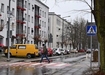 Nowa Dęba. Bezpieczniej na przejściach dla pieszych