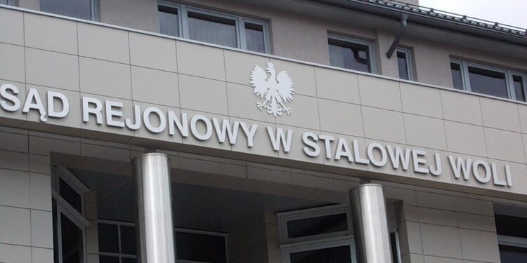 Stalowa Wola: Dziś sąd zdecyduje o aresztowaniu dwóch mężczyzn, którzy w piątek grozili bronią w galerii