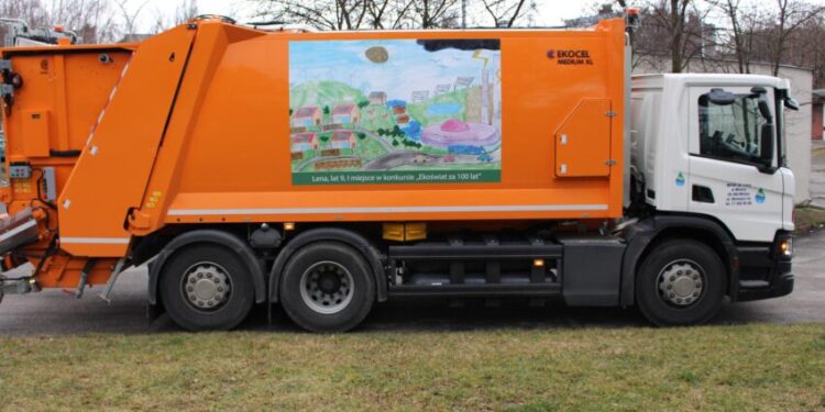 Mielec: Edukacyjnie na śmieciarkach