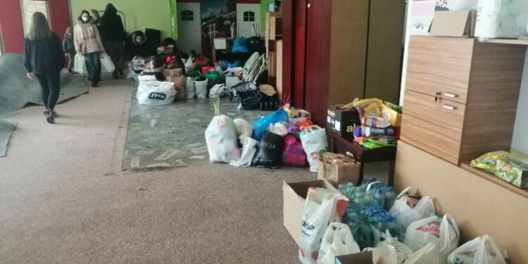 Stalowa Wola: Ruszyła zbiórka darów dla uchodźców z Ukrainy