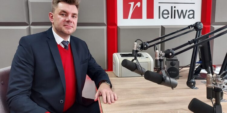 Sandomierz: Poselska interwencja w sprawie komunistycznych symboli.