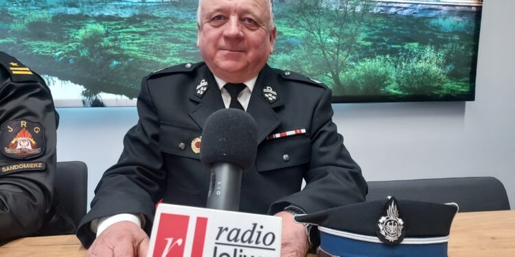 Sandomierz: Powiat wesprze zakup samochodu dla strażaków ochotników z Łoniowa.